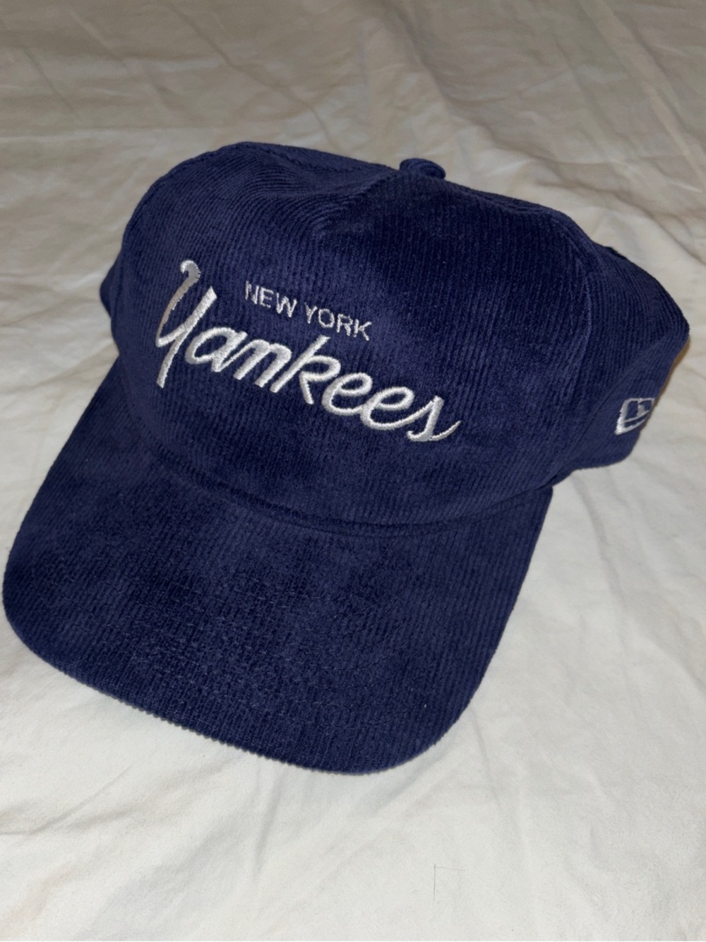 New Era Corduroy New YorkYankees Script SnapBack Cap - OS